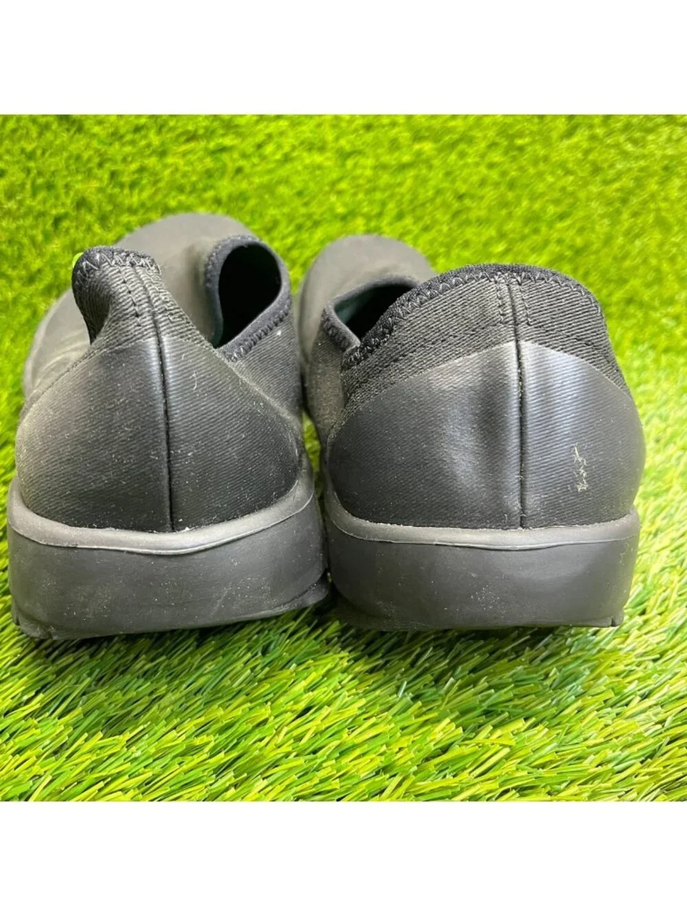 OOFOS OOmg EeZee Low Mens Size 11 Black Casual Athletic Slip On Recovery Shoes